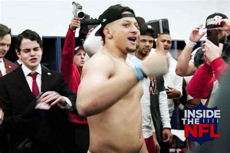 patrick mahomes naked|Patrick Mahomes Reacts to Shirtless Photo of Himself:。